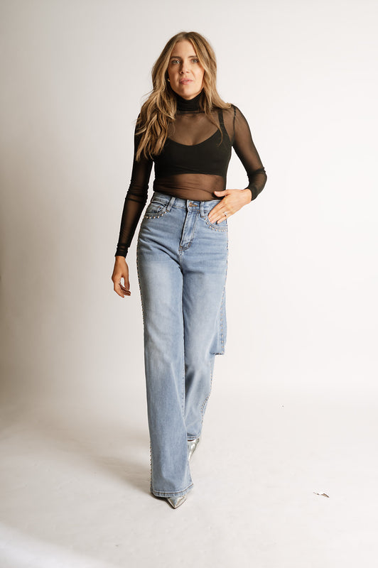 NEED TO KNOW JEANS