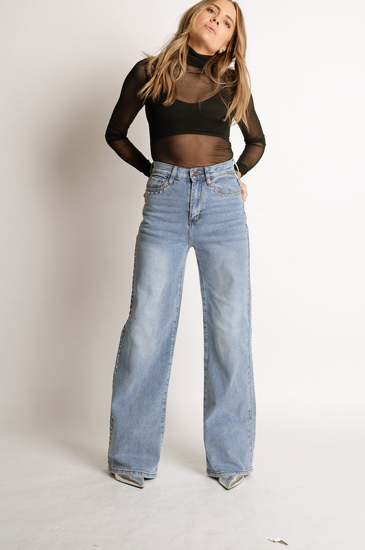 NEED TO KNOW JEANS